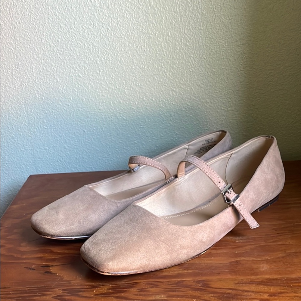 Square toe flats